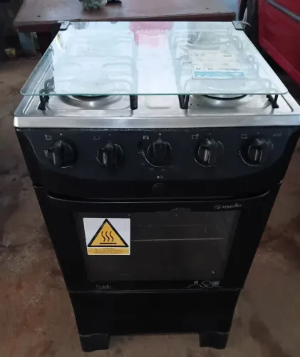Vendo fogão 4 bocas R$:250,00 não entrego