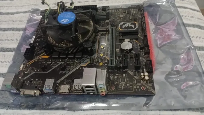 Kit placa mãe e i3 9ger
