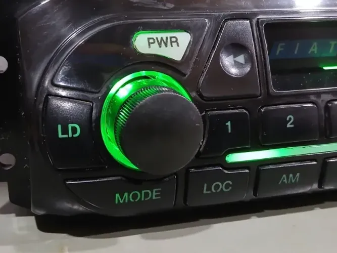 Radio Toca Fitas Original do Palio