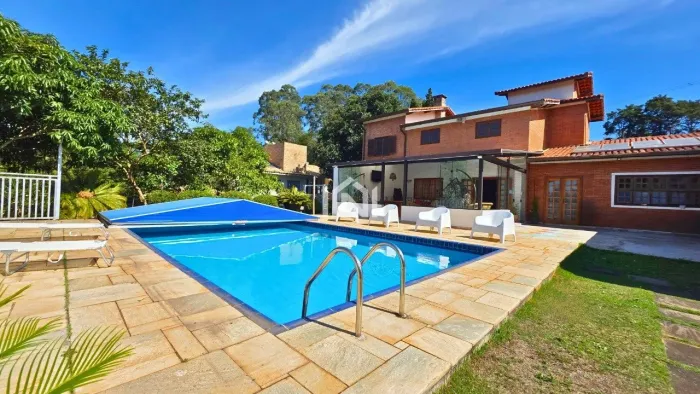 Casa à venda no condomínio Jardim Algarve