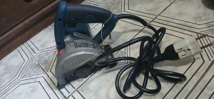 VENDO OU TROCA PARA ALGO DO MEU INTERESSE Serra Mármore Elétrica Boechat 1450w 127 V