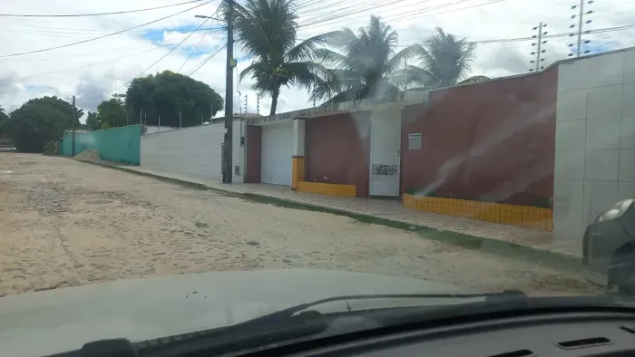 Chácara Divineia: Conforto e Lazer Completo em Aquiraz!