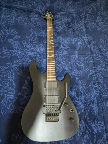 Guitarra Cort K4 com Captadores EMG BoneBreaker