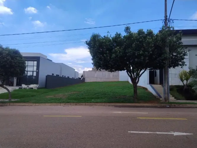 Lote de 538 m² no Condomínio do Bosque II, Rondonópolis - Financia e Aceita Permuta