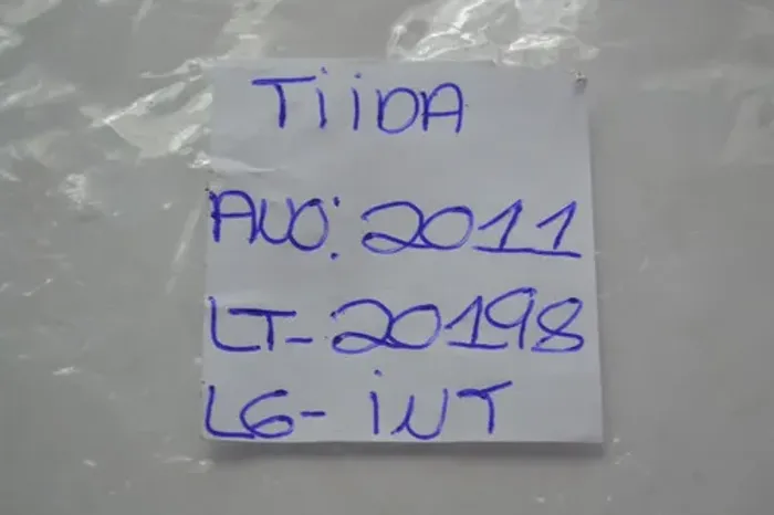 Amortecedor Porta Luva Objeto Painel Nissan Tiida Origina
