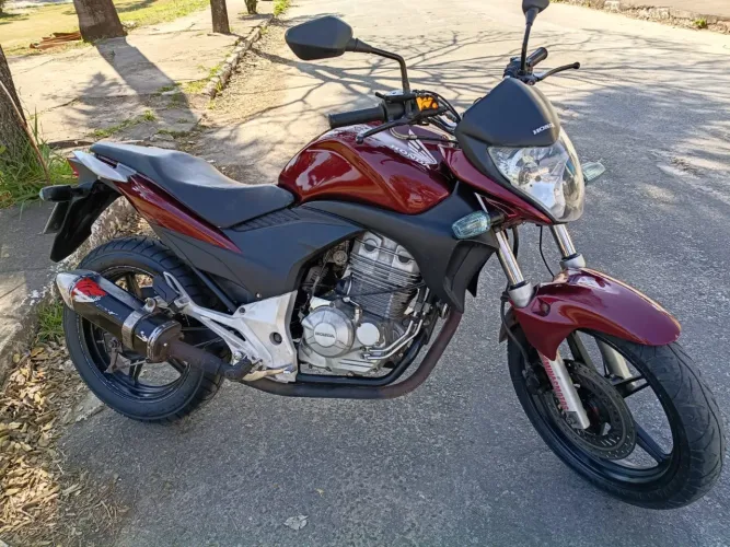 Vendo CB 300r 2011