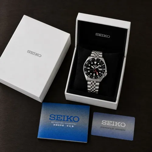 Seiko 5 Sports GMT "Bruce Wayne" SSK001