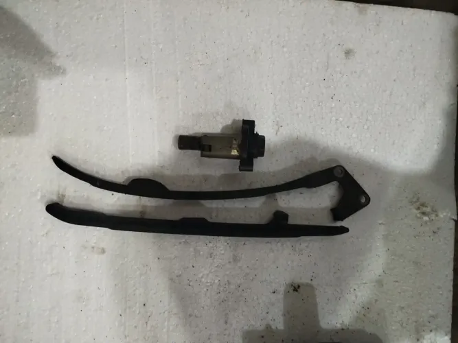 Esticador - tensor - guia da corrente de comando da XT 660