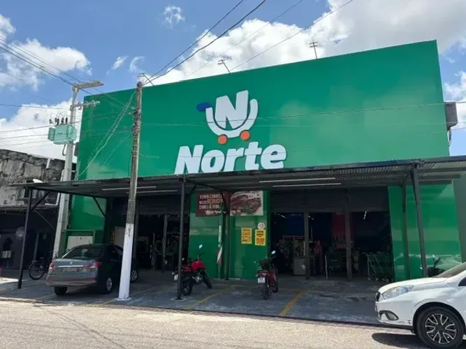 Galpão em ótima localização com 725 m² de área construída. 18 m de frente - Belém - PA