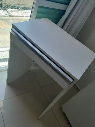 Mesinha. Escrivaninha