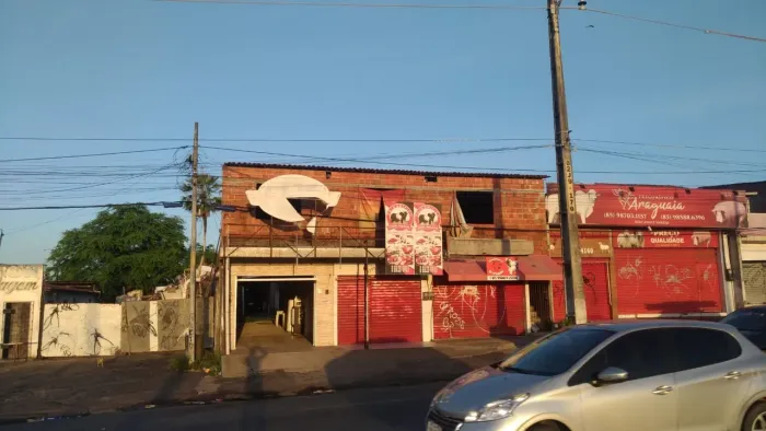 ALUGO ESSE ESPAÇO NO 2° PARA FINS COMERCIAIS 