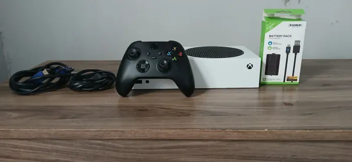Xbox Series S Em Excelente Estado C/ Limpeza Preventiva e Troca da Pasta Térmica em Dia.