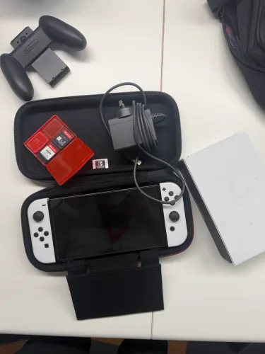 Nintendo Switch OLED - cartão de memória e jogos originais