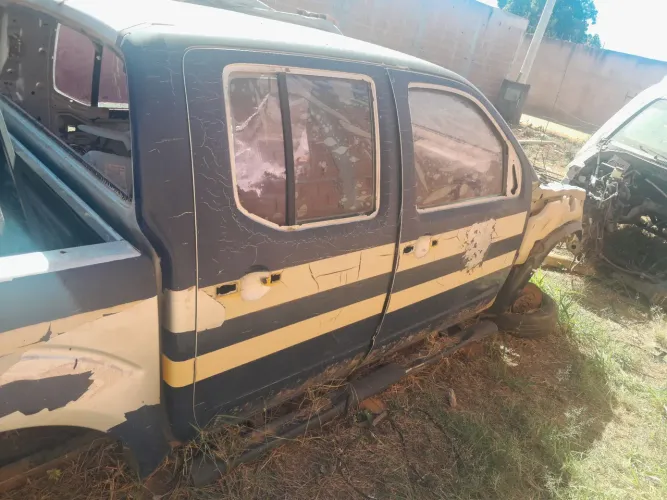 Cabine completa nissan frontier 2011 Camionete perfeito estado