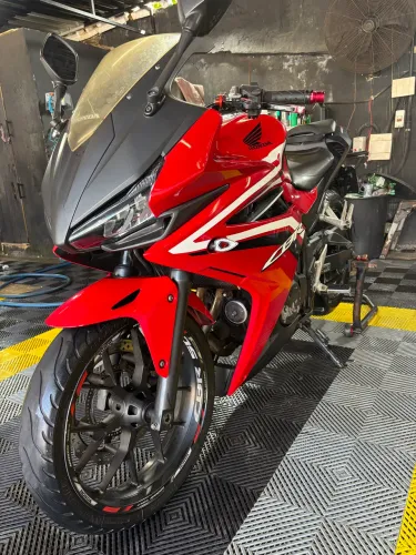 Honda CBR 500R - Esportiva, Vermelha, Impecável!