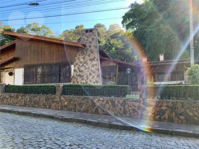 Casa à venda - Cascatinha - Nova Friburgo/RJ