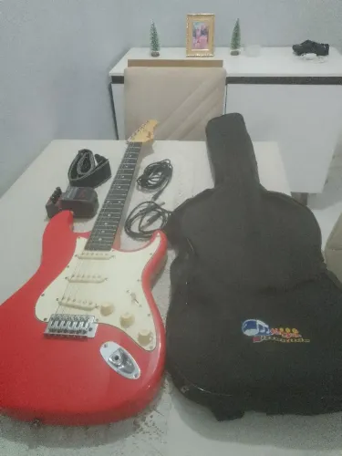Vendo ou Troco guitarra por Nintendo swicth lite ,guitarra vai completa leia abaixo