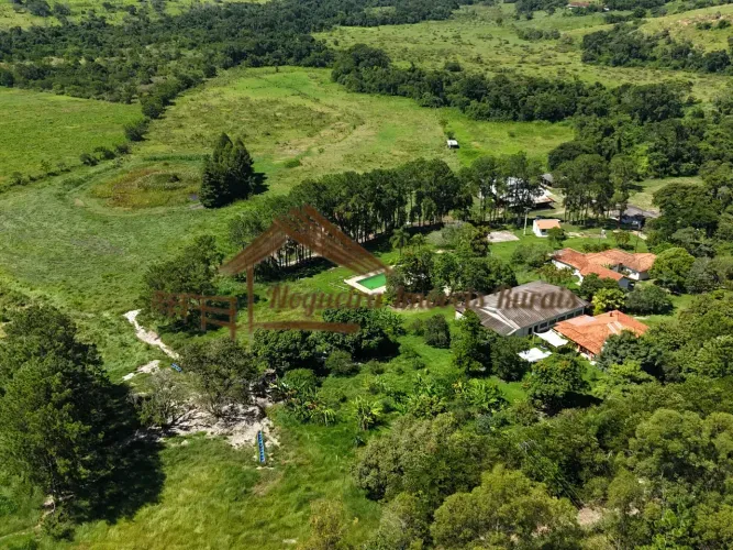 Sitio com estrutura para leiteria em Porangaba-SP