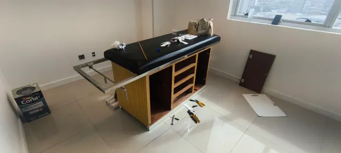 Mesa de Exames Clínicos Luxo