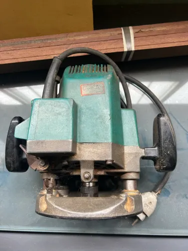 Tupia de coluna Makita modelo 3612BR