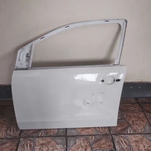 Porta dianteira esquerda VW UP 