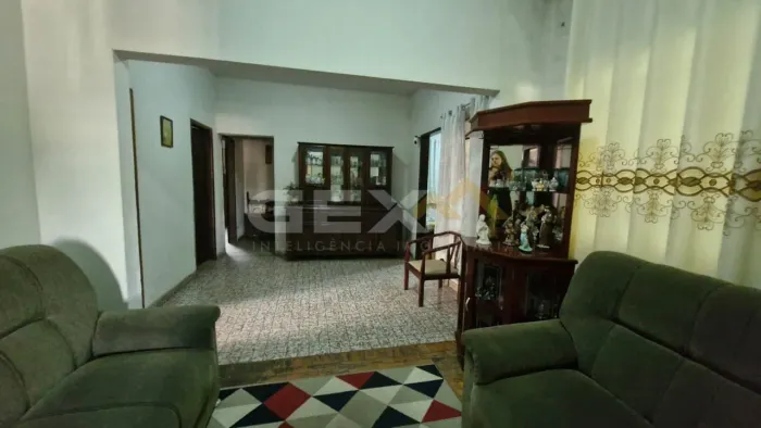 Casa à Venda com 04 Quartos no Bairro Santa Clara em Divinópolis MG.
