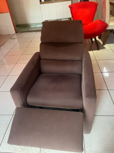 Poltrona reclinável 350,00 em suede