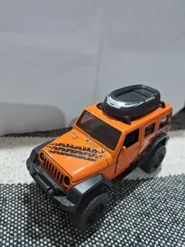 Miniaturas carros e bicicletas 