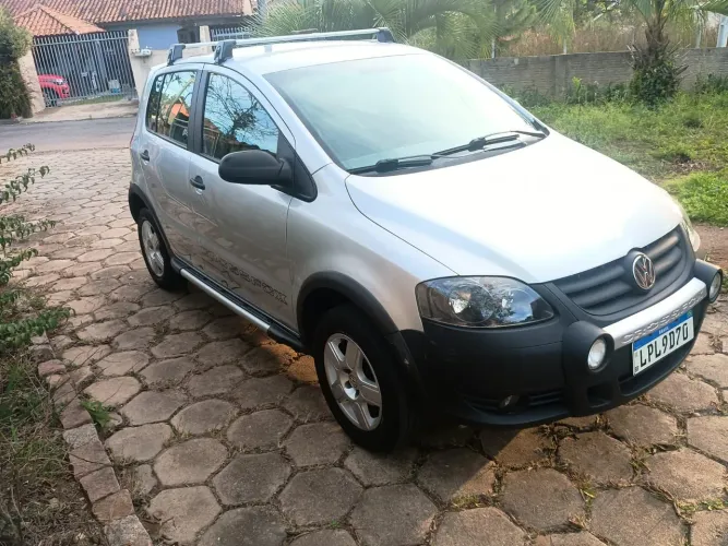 Volkswagen Crossfox 1.6 MI Total Flex 8V 5P 2010