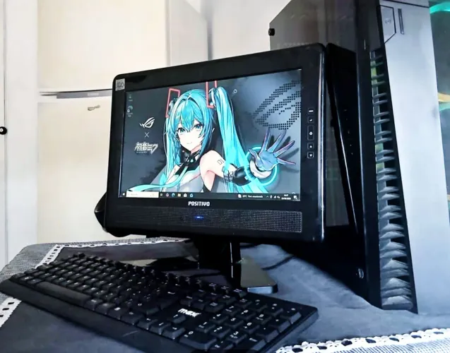 PC Completo (Monitor + Teclado) Intel i5, 12GB RAM - Ideal para Estudos e Trabalho