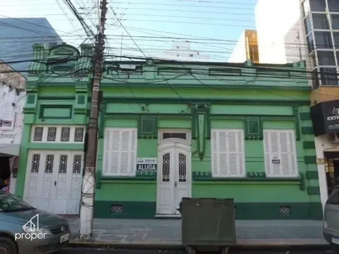 Casa com 7 dormitórios, 254 m² venda no Centro - Pelotas