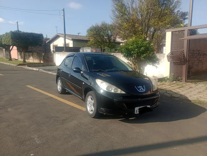 Peugeot 207 XR 1.4 Flex 8V 3P 2010