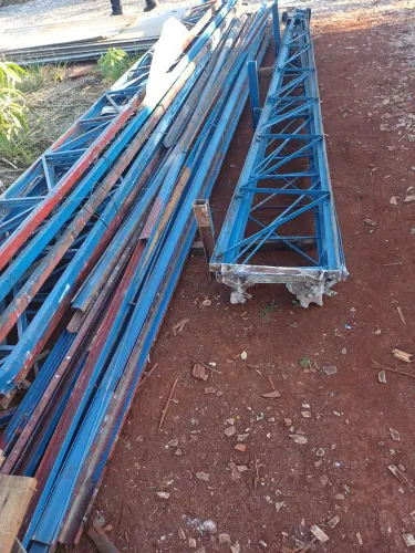 Estrutura metálica com telhas p estacionamento <br>estacionamento<br> Medidas: 3,60 m x 24,00 m<br>