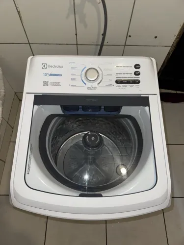 Máquina de Lavar Electrolux 13kg Branca Essential Care com Cesto Inox e Jet&Clean (LED13)