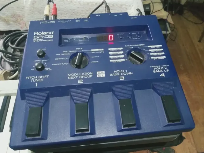 Sintetizador Roland GR 09 para guitarra ou violão 