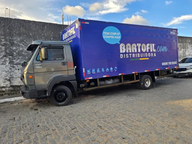 Delivery 8.160 2013, baú 6.20mt