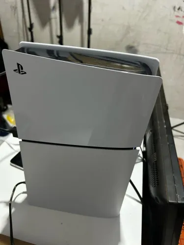 PS5 slim 1TB na garantia até 2027