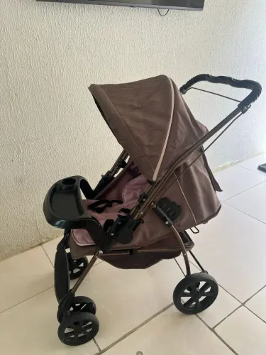 Carrinho de bebê reversível galzerano