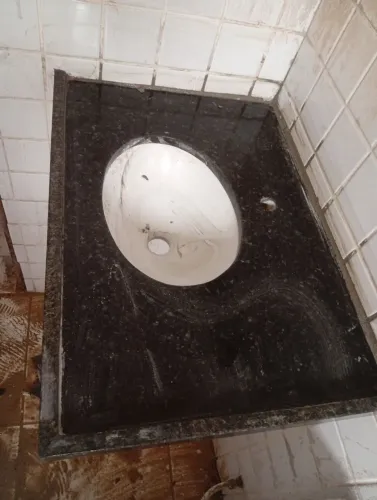 Bancada de banheiro no verde Ubatuba