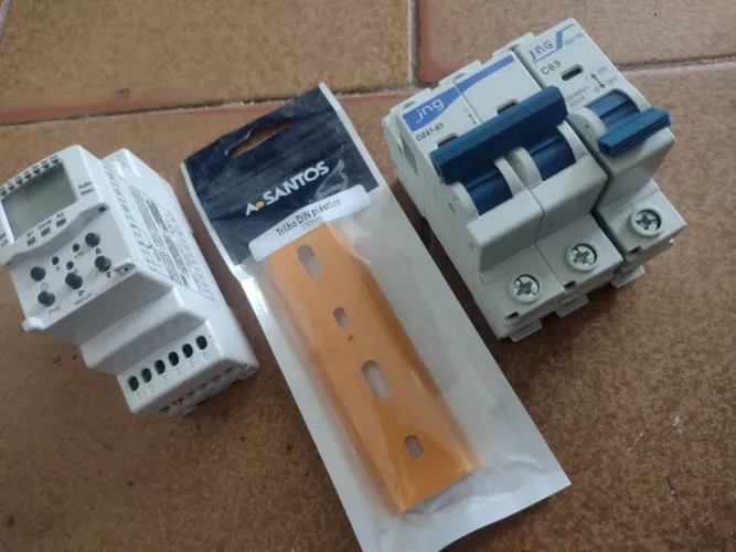 Disjuntor digital mais disjuntores 63 e 50 pra ir embora