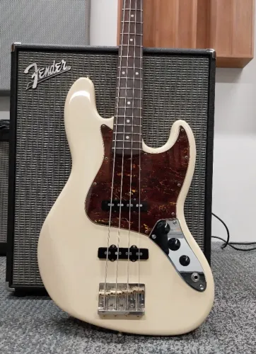 Baixo Squier Jazz Bass Classic Vibe (2010)