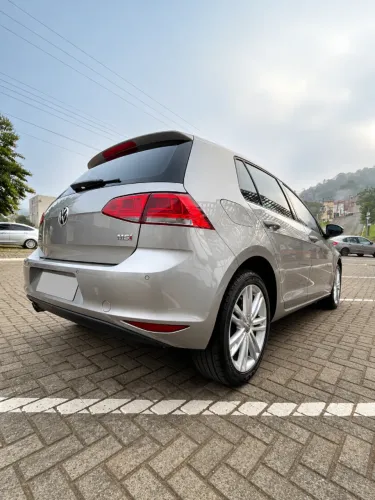 Volkswagen Golf Comfortline 1.6 MSI Total Flex Aut. 2016