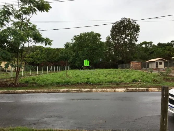 Lotes em Condomínio em Estância Das Aroeiras.