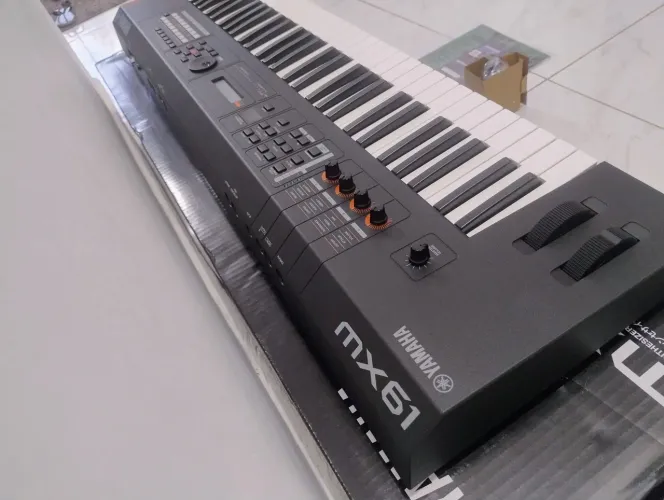 Teclado Yamaha MX61 + Capa e Manual - Estado de Novo