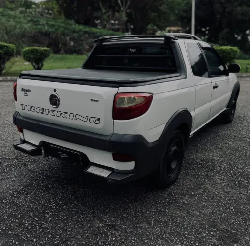Fiat Strada Trekking 1.6 16V Flex CD 2015