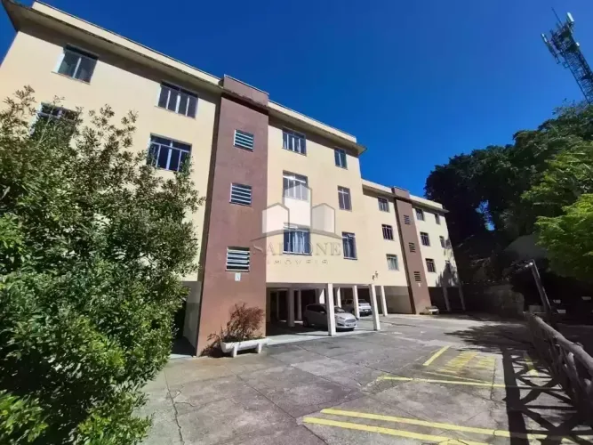 Apartamento para venda com 3 quartos, 74m² - Centro - Petrópolis/RJ