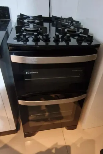Fogão 4 bocas Electrolux Preto Experience Mesa Vidro, 2 Fornos e Grade de Ferro Fundido