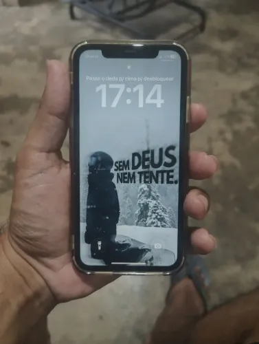 Vendo  Um celular iPhone 11 