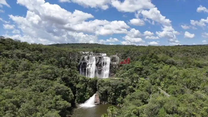 Lote de chacara em Condominio Salto de Corumba1 Vizinho da única cachoeira brasileira capa