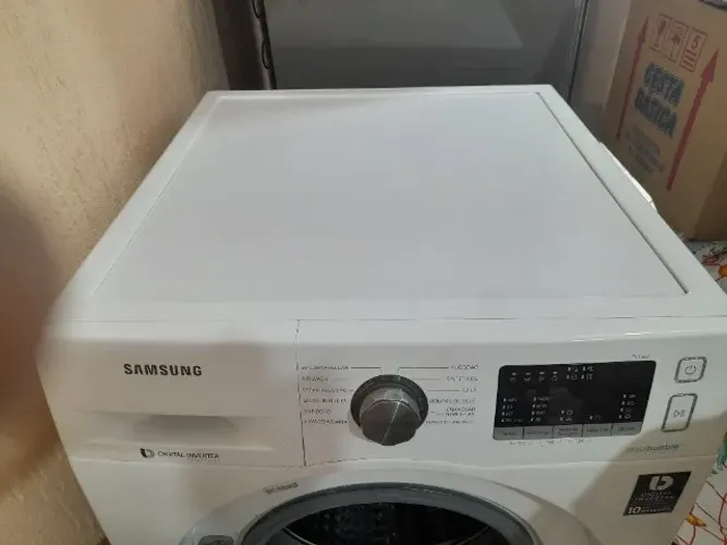 Vendo lava e ceca da marca Samsung 2.000,00 sem arranhões bem conservada 10 kilo